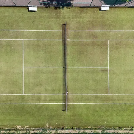 Manoir De Valmont - Court De Tennis *