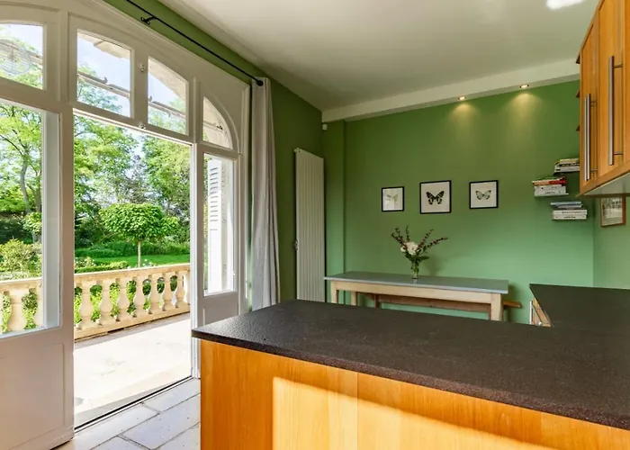 Manoir De Valmont - Court De Tennis * Hotot-en-Auge