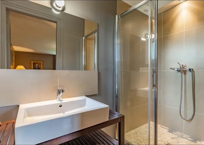 Manoir De Valmont - Court De Tennis *